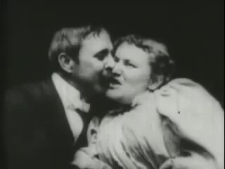 Sinema tarihinin ilk öpüşme sahnesi