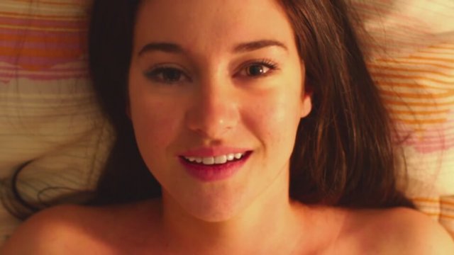 Karda Bir Beyaz Kuş Türkçe altyazılı fragmanı